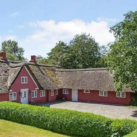Idyllic Summer House Near Forest And * Vesterhede